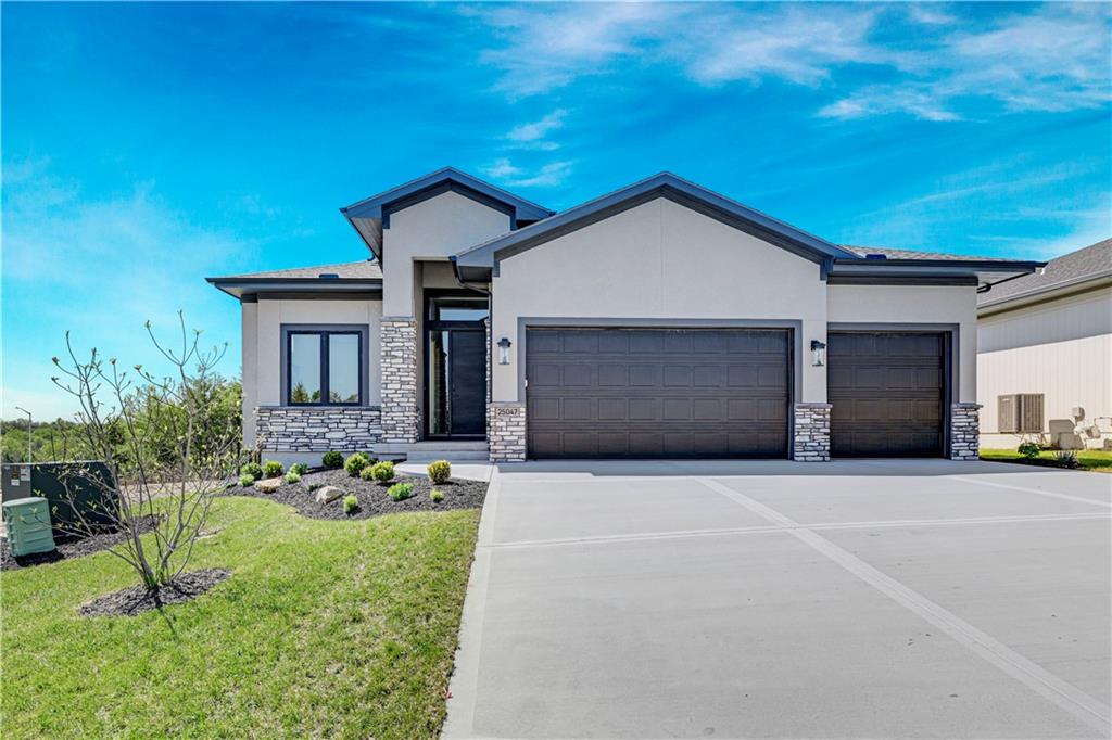 25047 W 98th Place, Lenexa KS