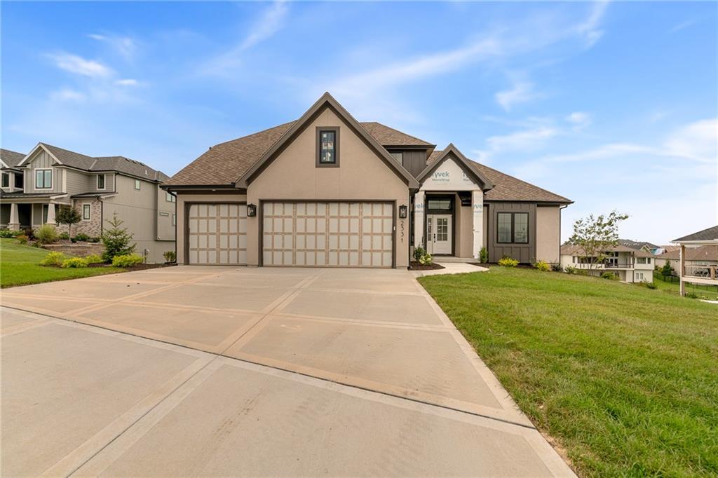 2331 NW Palisades Drive, Riverside MO