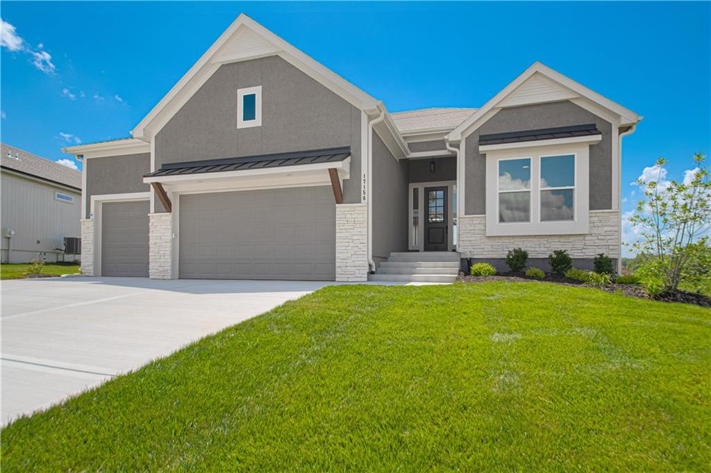 17156 S Laurelwood Street, Olathe KS