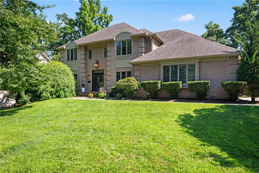 132 The Woodlands Drive, Gladstone MO