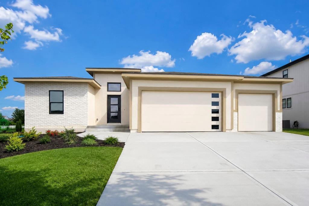 27604 E 128th Court, Lee's Summit MO