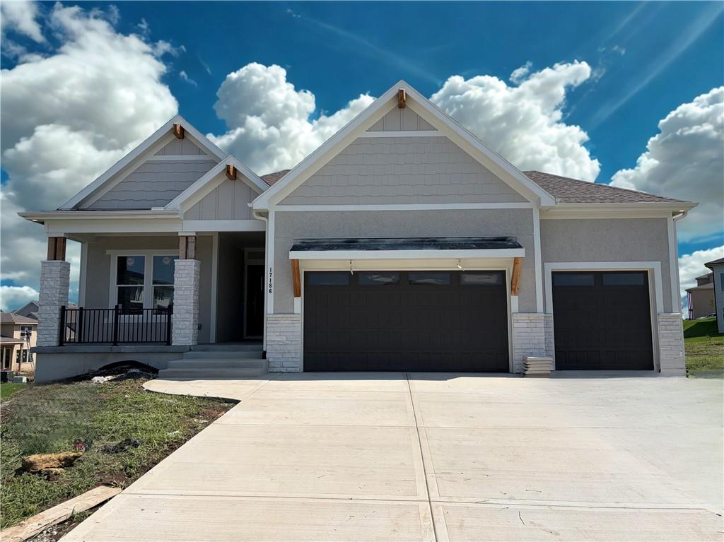 17186 S Laurelwood Street, Olathe KS