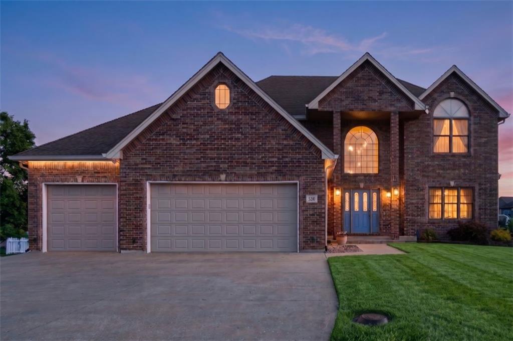 4213 NE Kennesaw Ridge, Lee's Summit MO