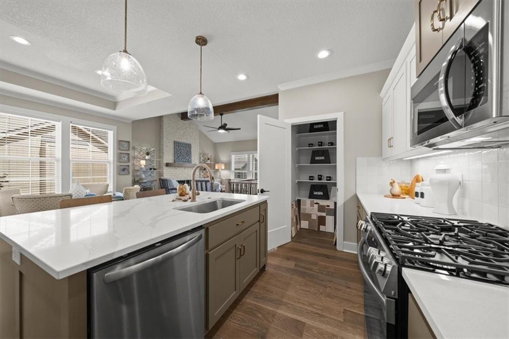 22212 W 82nd Terrace, Lenexa KS