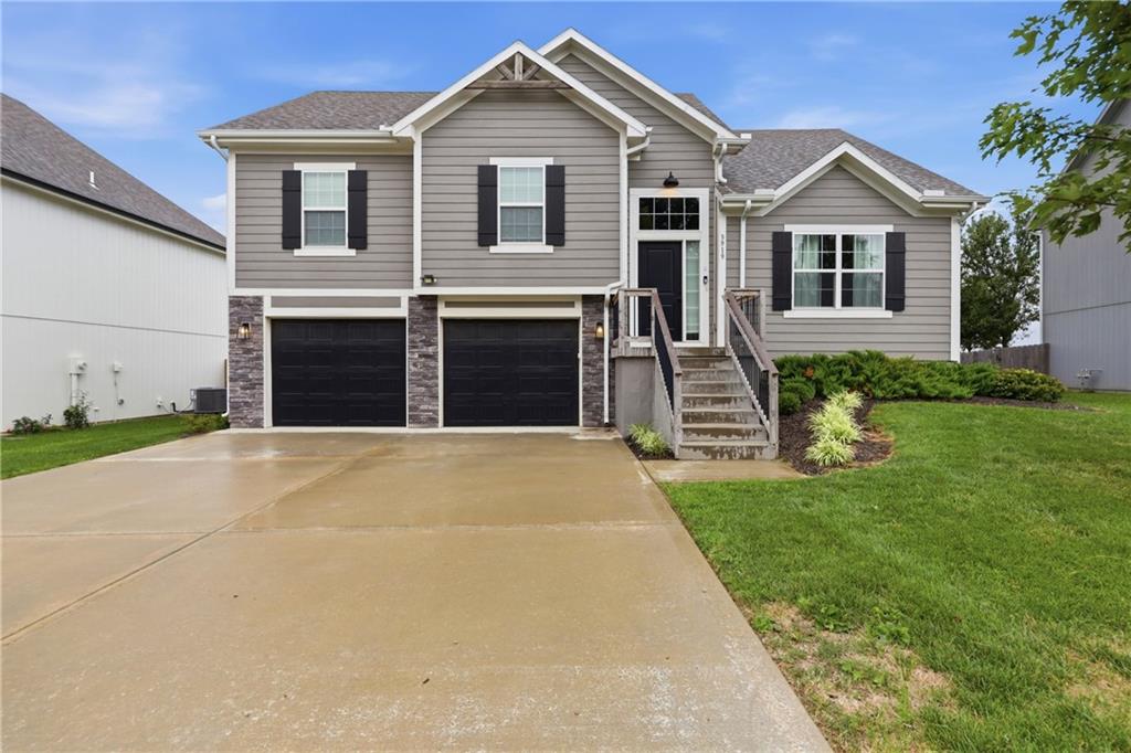 3919 Valley Forge Drive, Blue Springs MO