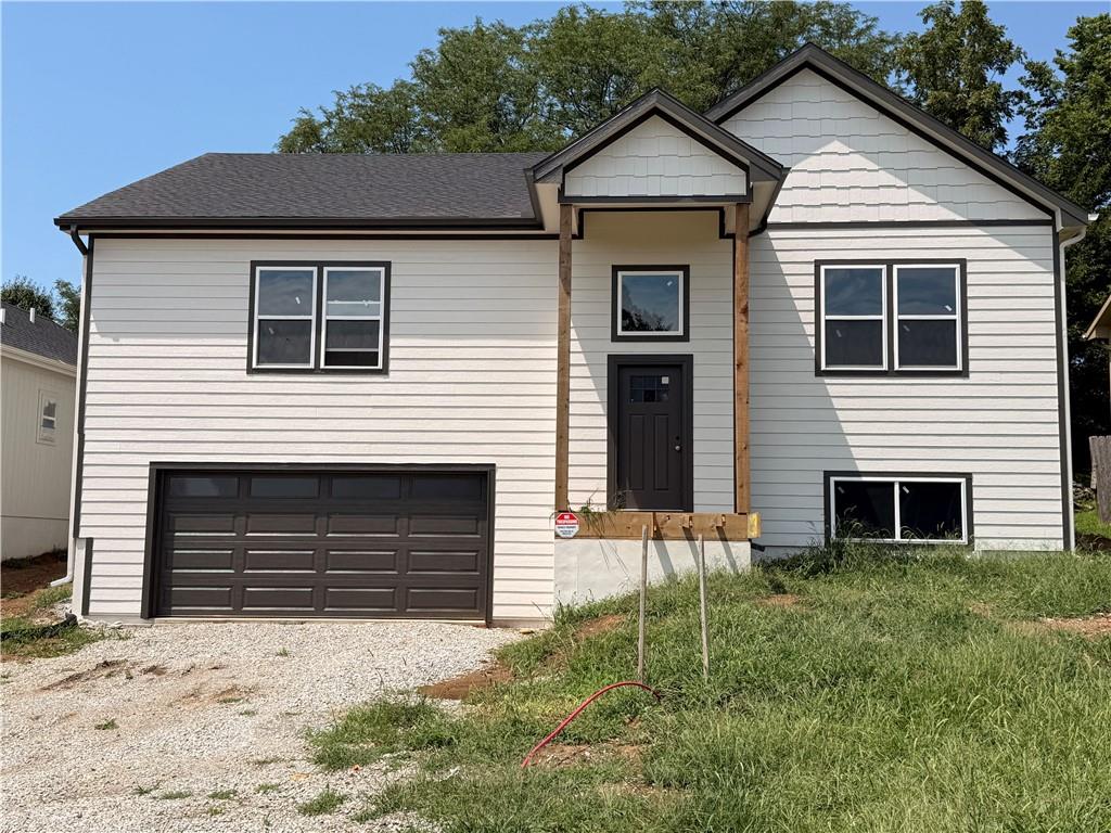 2030 W Springs Way, Excelsior Springs MO