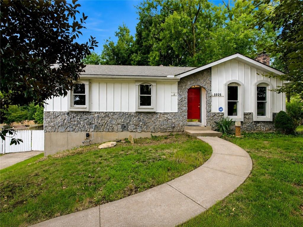 5925 Haskins Street, Shawnee KS