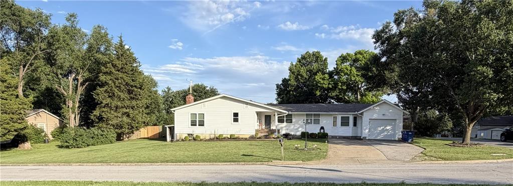 33655 Hillcrest Street, De Soto KS
