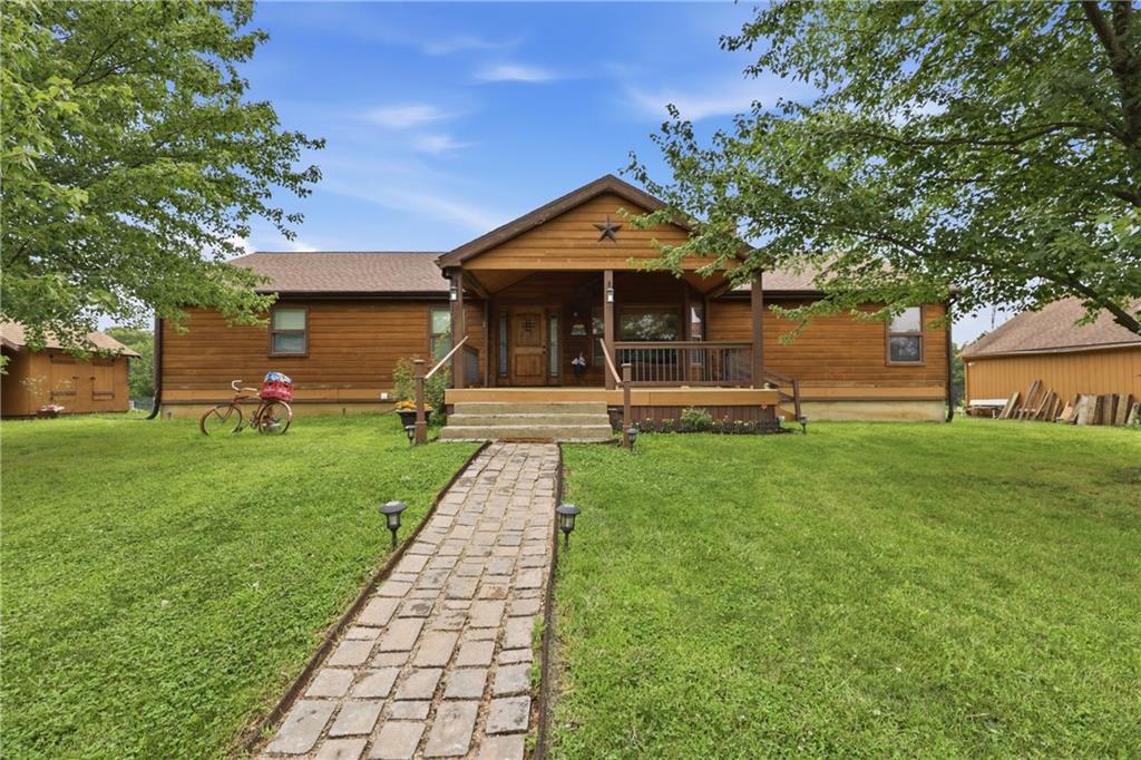 40303 E Round Prairie Road, Oak Grove MO