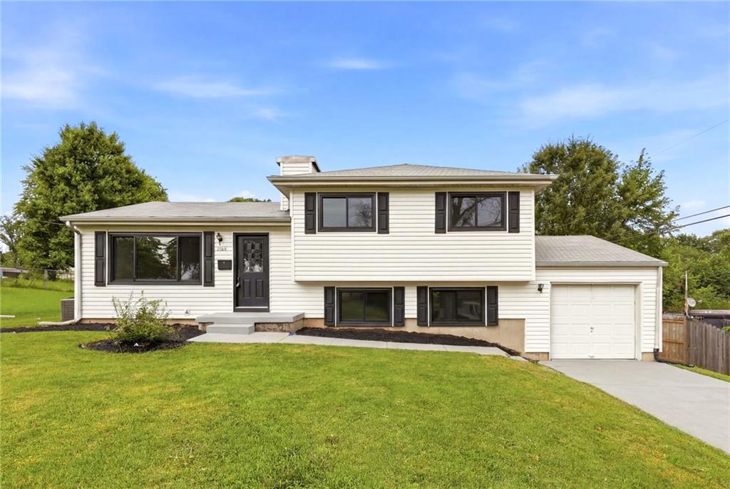 1702 NE Shady Lane Drive, Gladstone MO