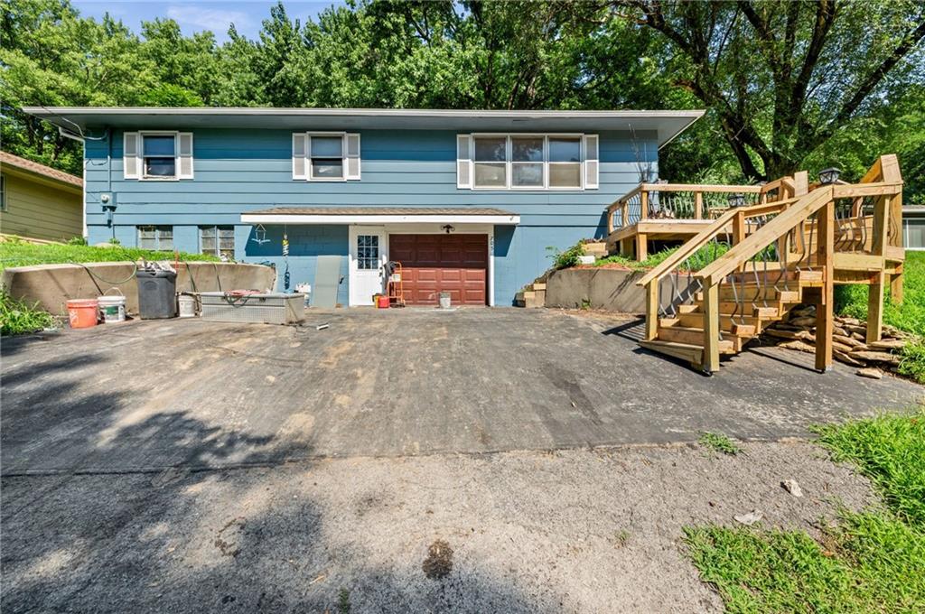 705 Cherry Street, Weston MO