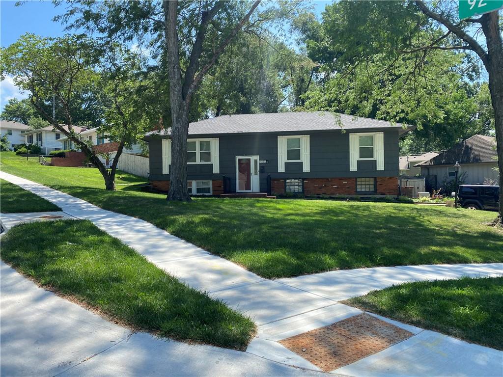 9221 Sturgeon Drive, Overland Park KS
