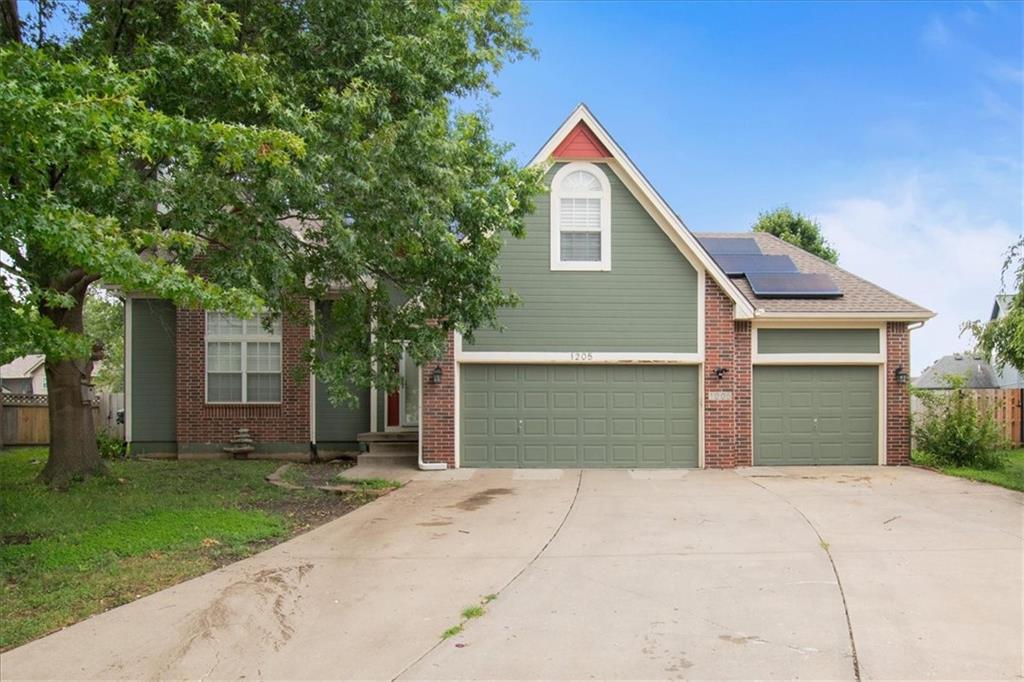1205 SE 12th Circle, Lee's Summit MO