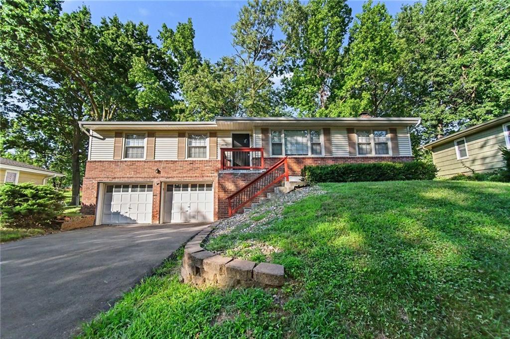 4630 NE Gladstone Avenue, Kansas City MO
