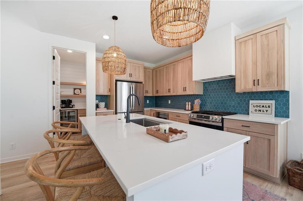 2132 SW Wheatfield Drive, Lee's Summit MO