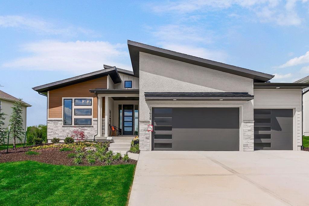 16975 S Cheshire Street, Olathe KS