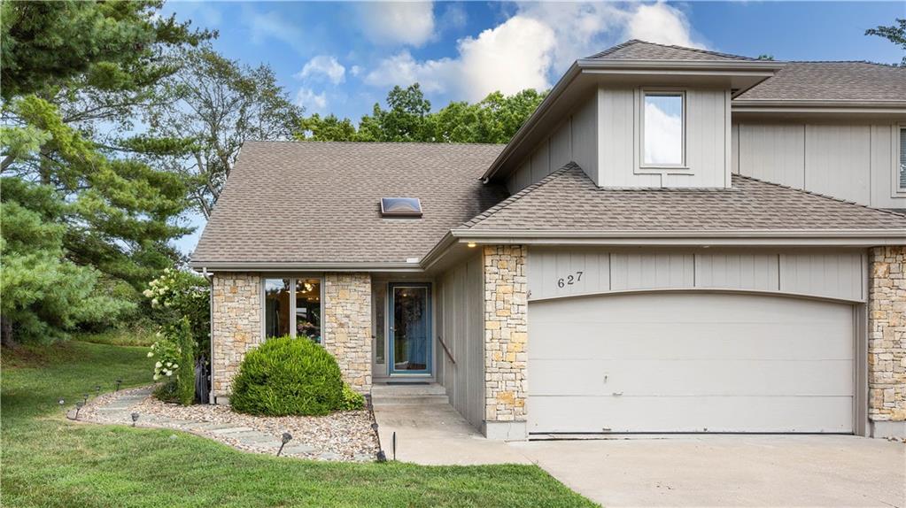 627 NW Timberbrooke Drive, Lee's Summit MO