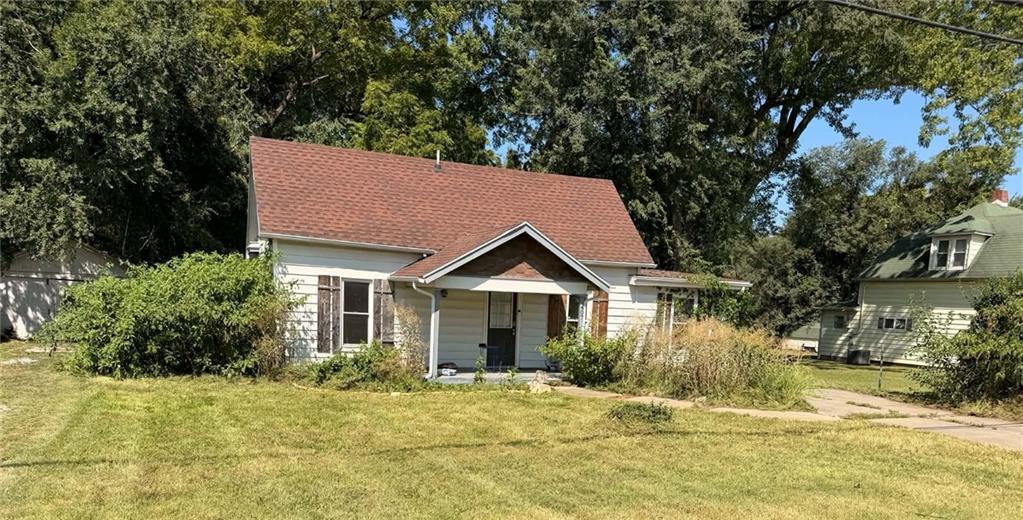 407 S Clarke Avenue, Clever MO