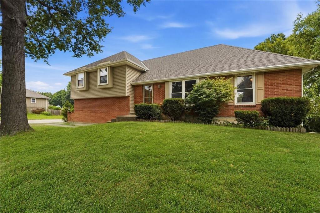 400 S NORMANDY Drive, Olathe KS