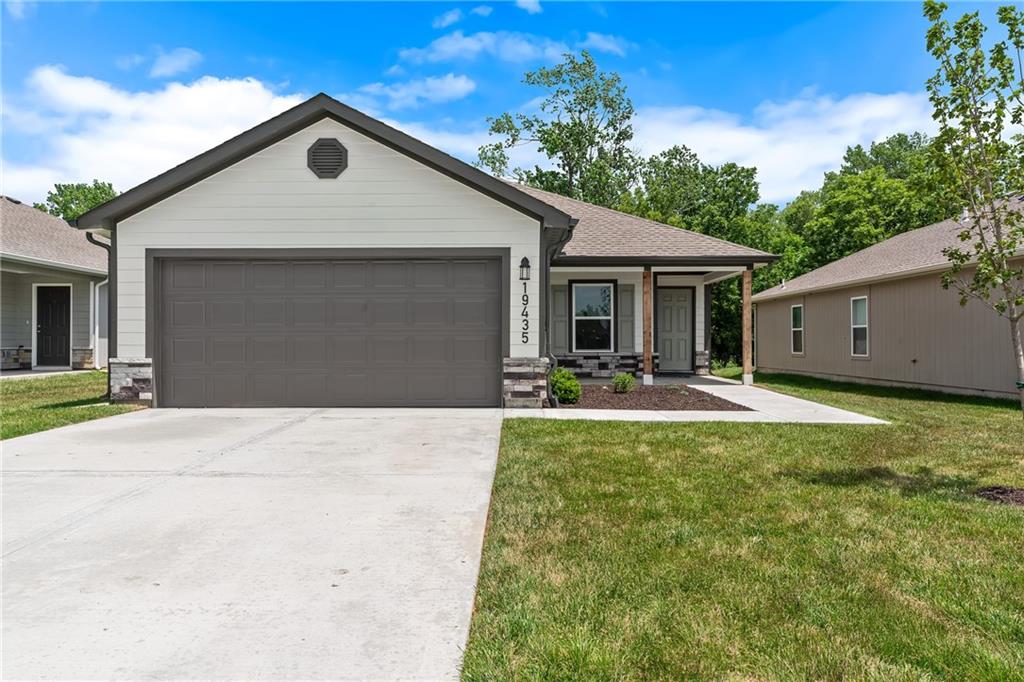 435 Valley View Drive, Tonganoxie KS