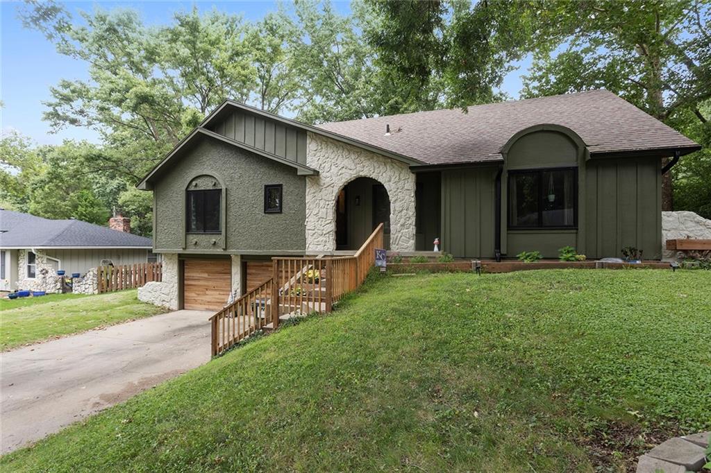 103 Ralph Drive, Lansing KS