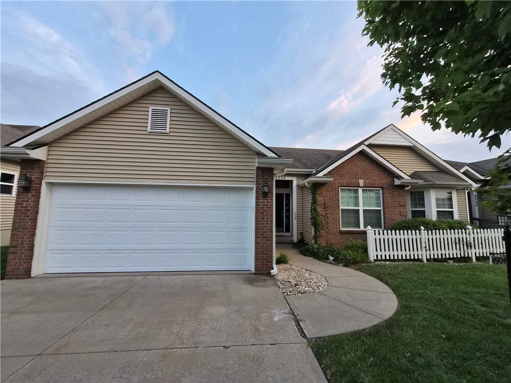4904 Kelsey Court, St Joseph MO